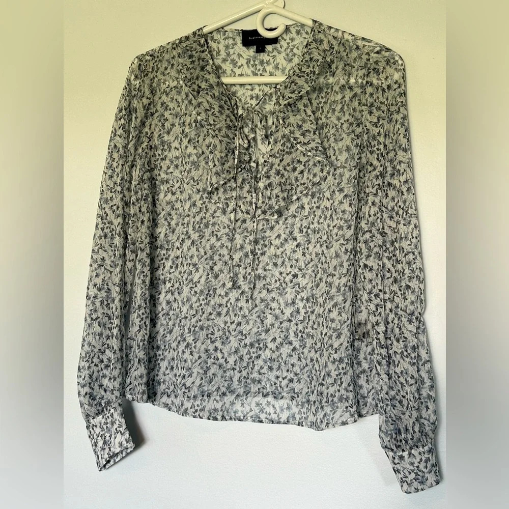 New fiveseventyfive sheer long sleeve blue gray floral top sz S